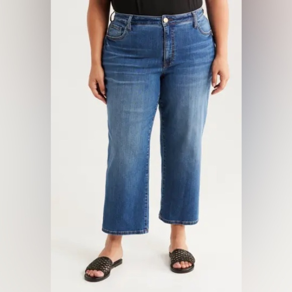 Celebrity Pink Women's Blue Crop Jeans